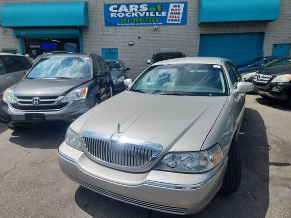 LINCOLN TOWN CAR 2007 1LNHM81W07Y635543 image